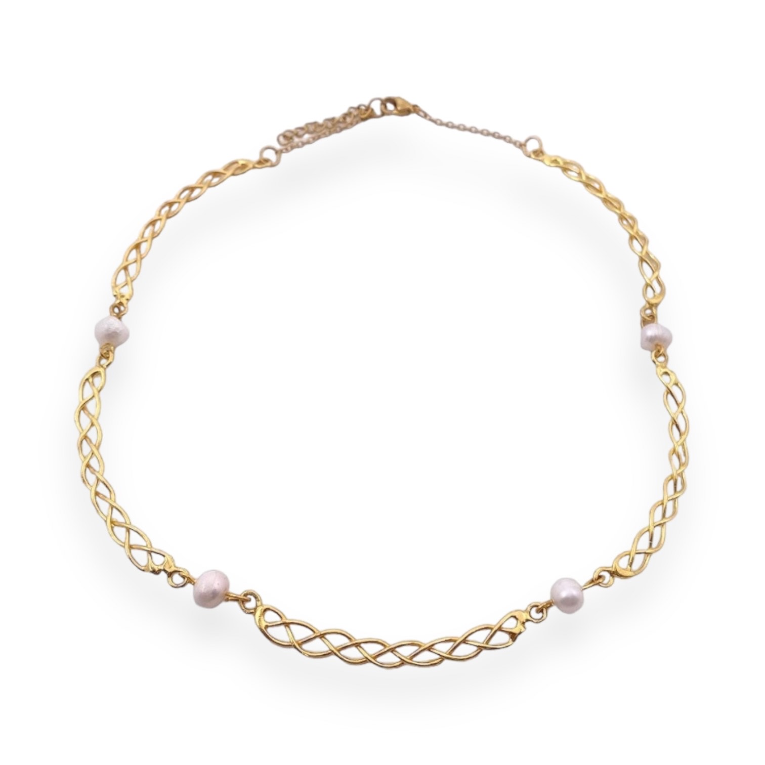 Κοντό χειροποίητο κολιέ από ορείχαλκο γυναικείο κολιέ 45cm με λεπτή αλυσίδα, διακοσμημένο με μαργαριτάρια. Διαθέσιμο σε χρυσό και ασημί χρώμα. Κομψή επιλογή για καθημερινή ή βραδινή εμφάνιση.