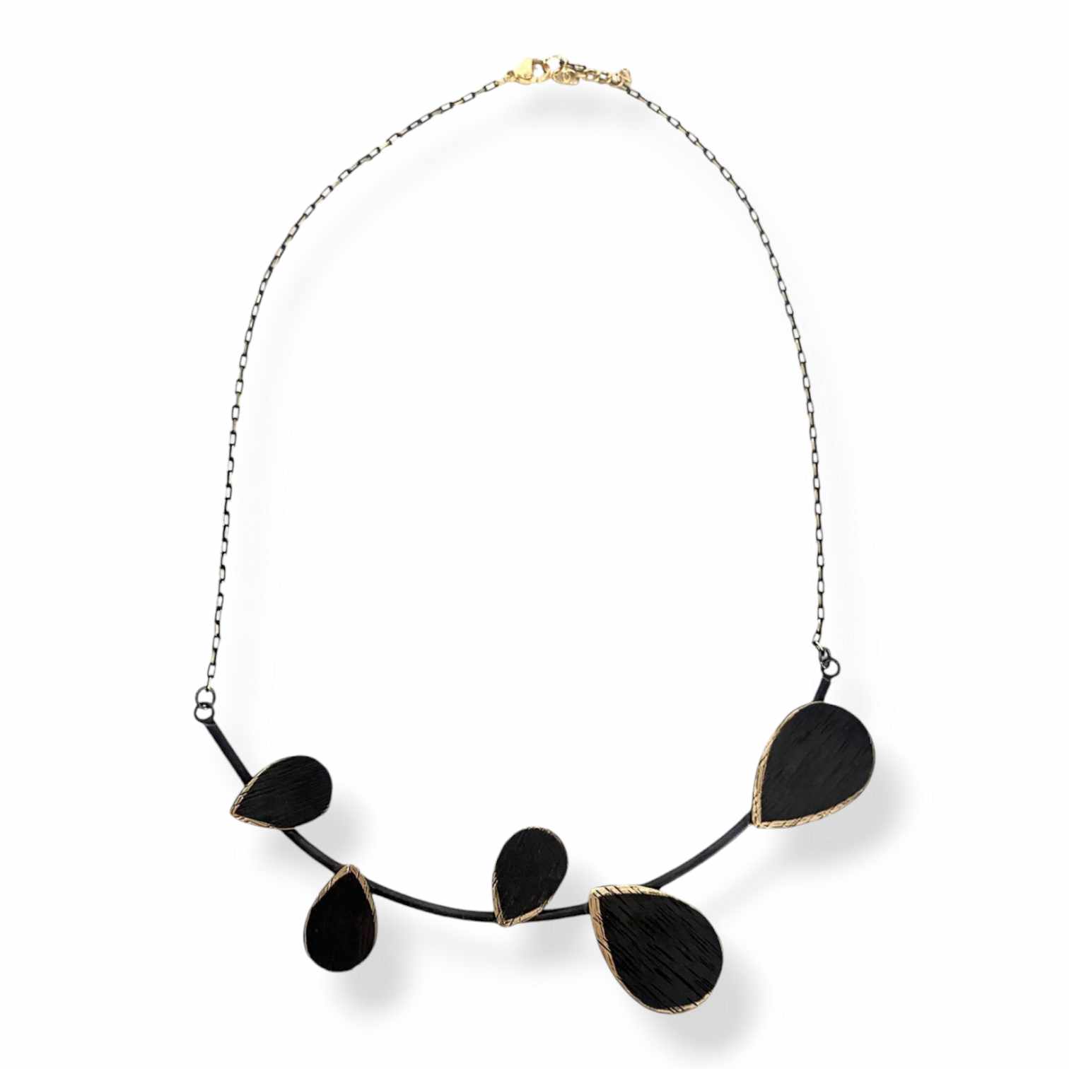 Handmade short necklace 45cm from brass with stainless steel chain and black teardrop-shaped elements – modern and bold, nickel free, gold plated or black oxidized