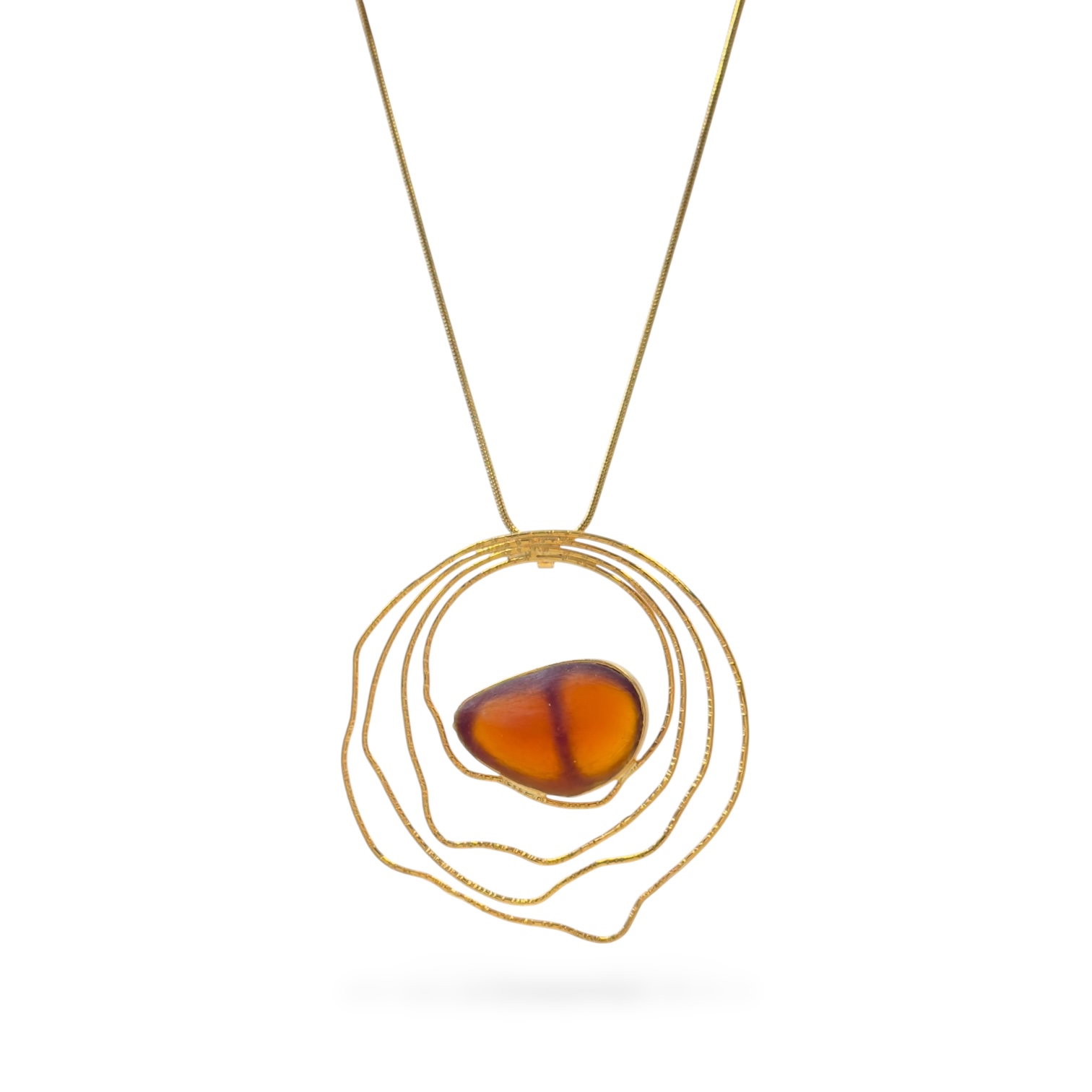 80 cm long necklace with gold-plated stainless-steel chain and circular liquid-glass pendant.